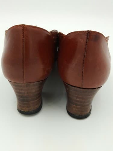 Stuart Size 8.5 AA Extra Narrow Low Heel Pumps Leather Carmel Brown Size 8.5 AA - Thumbnail 3