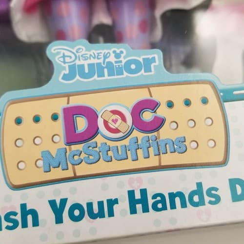 Doc McStuffins Singing Doll Wash Your Hands Includes Face Mask Doctor Bag 11.5" - Thumbnail 9