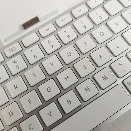 Genuine Apple Keyboard Dock and Charger iPad 1st 2nd 3rd Generation 30 Pin - Thumbnail 2