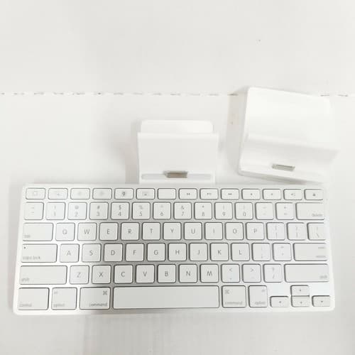 Genuine Apple Keyboard Dock and Charger iPad 1st 2nd 3rd Generation 30 Pin