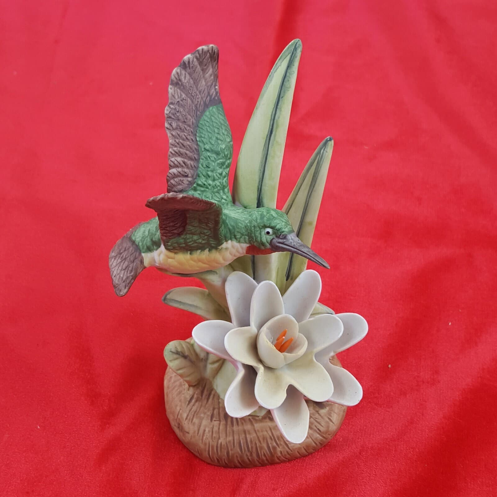 Royal Heritage Figurine Humming Bird Odyssey Birds in Flight to Spring Porcelain - Thumbnail 2