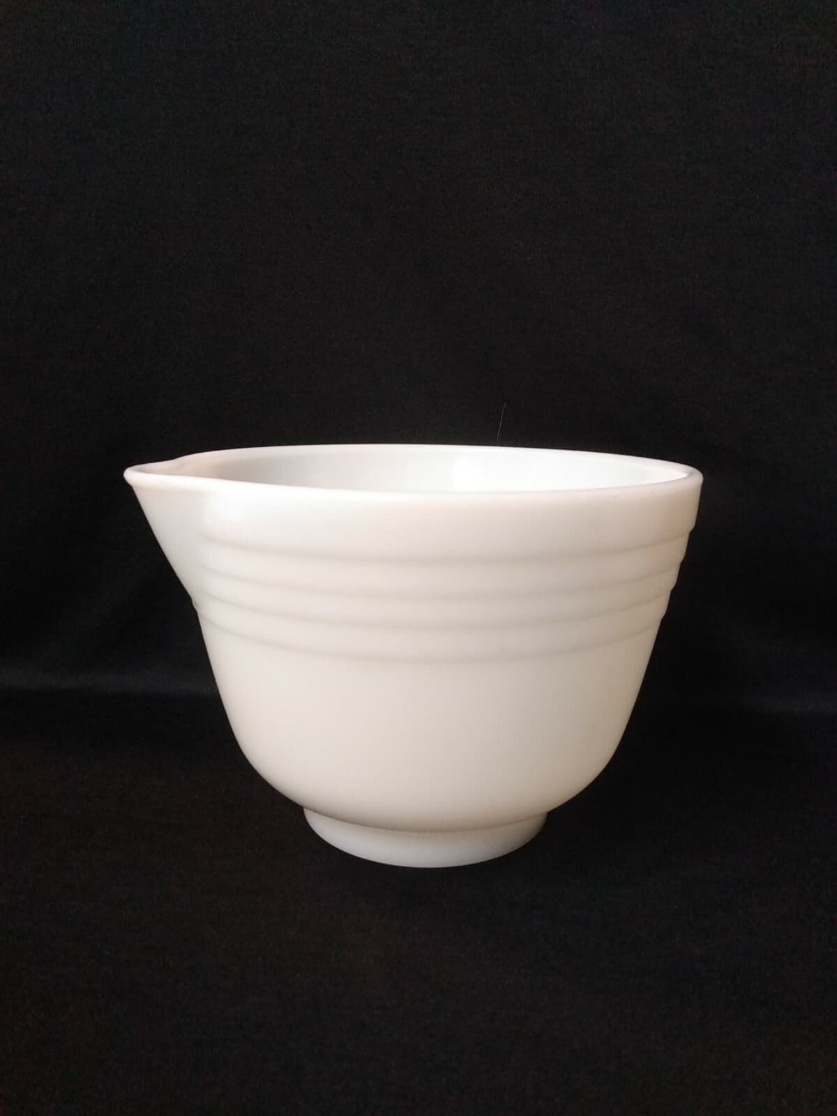 Vintage Pyrex White Ribbed Milk Glass Hamilton Beach Mixing Bowls Set of 2 - Thumbnail 3