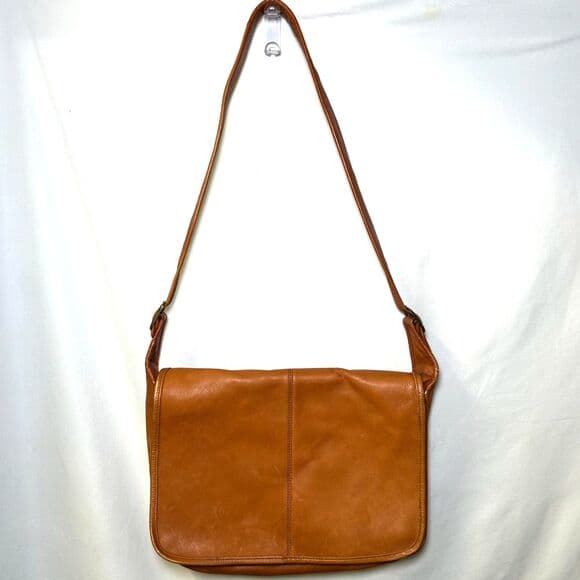 Le Donne Leather Messenger Bag, crafted from Colombian Vaquetta leather - Thumbnail 11