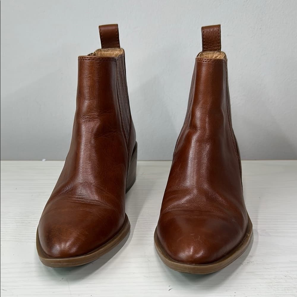 Crown Vintage Brown Booties with Elastic Panels Size 6