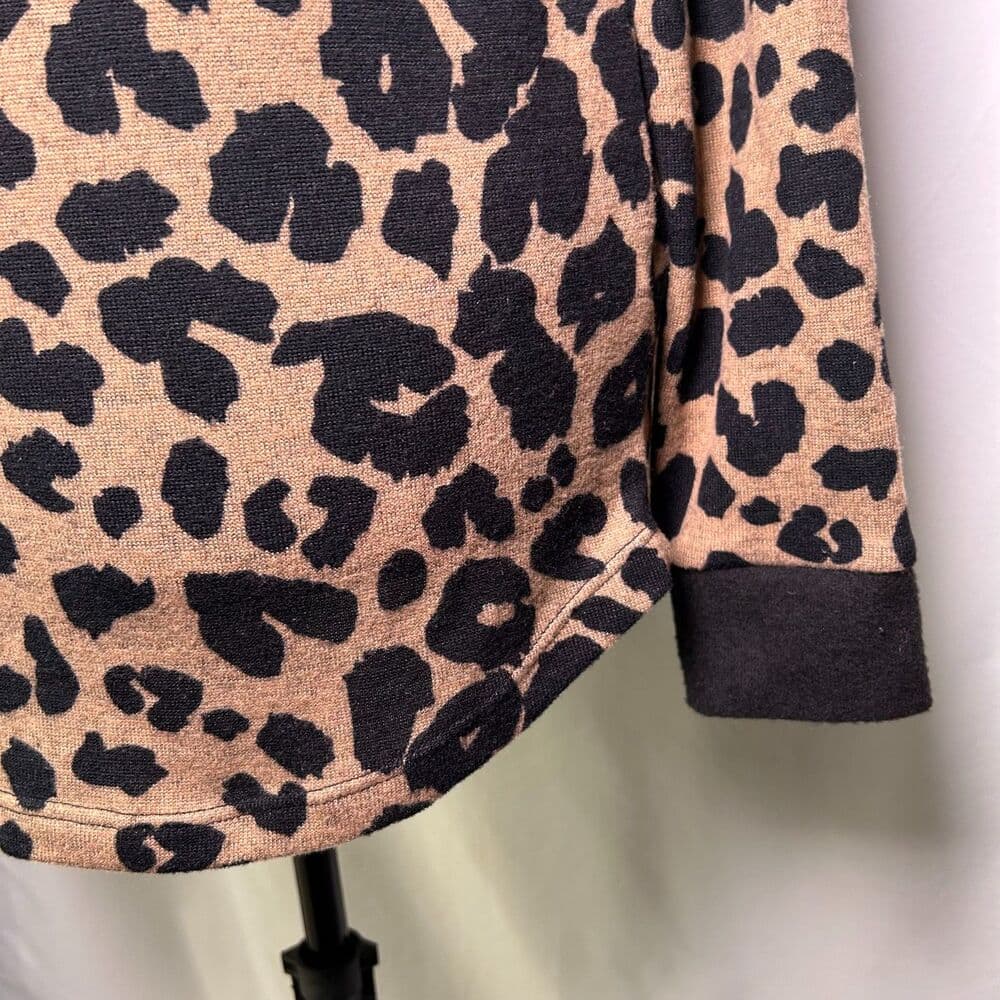 Pink Clover Leopard Print Long Sleeve Tunic Top w/ Elbow Patches Size M - Thumbnail 3