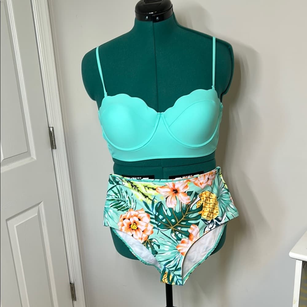 Mint Green Bikini Top and Floral High-Waisted Bottoms L