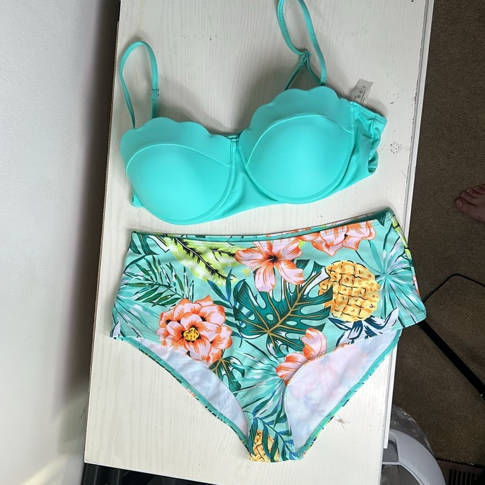 Mint Green Bikini Top and Floral High-Waisted Bottoms L - Thumbnail 3