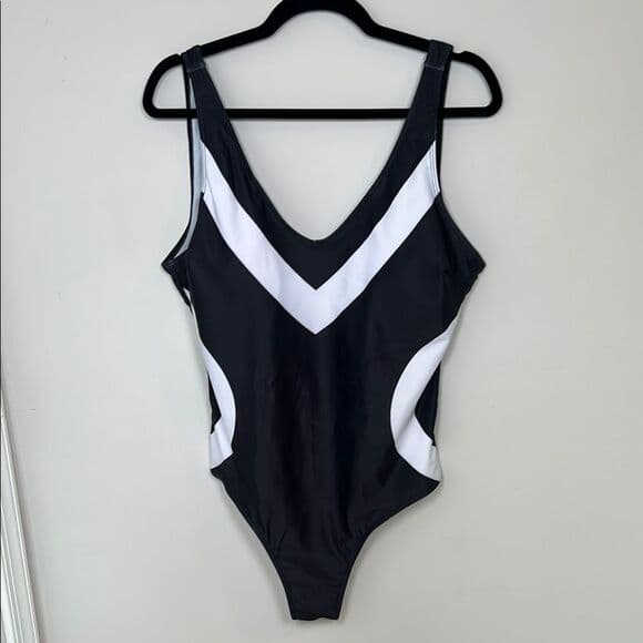 New Black and White One-Piece Illusion Slimming Swimsuit XL - Thumbnail 11