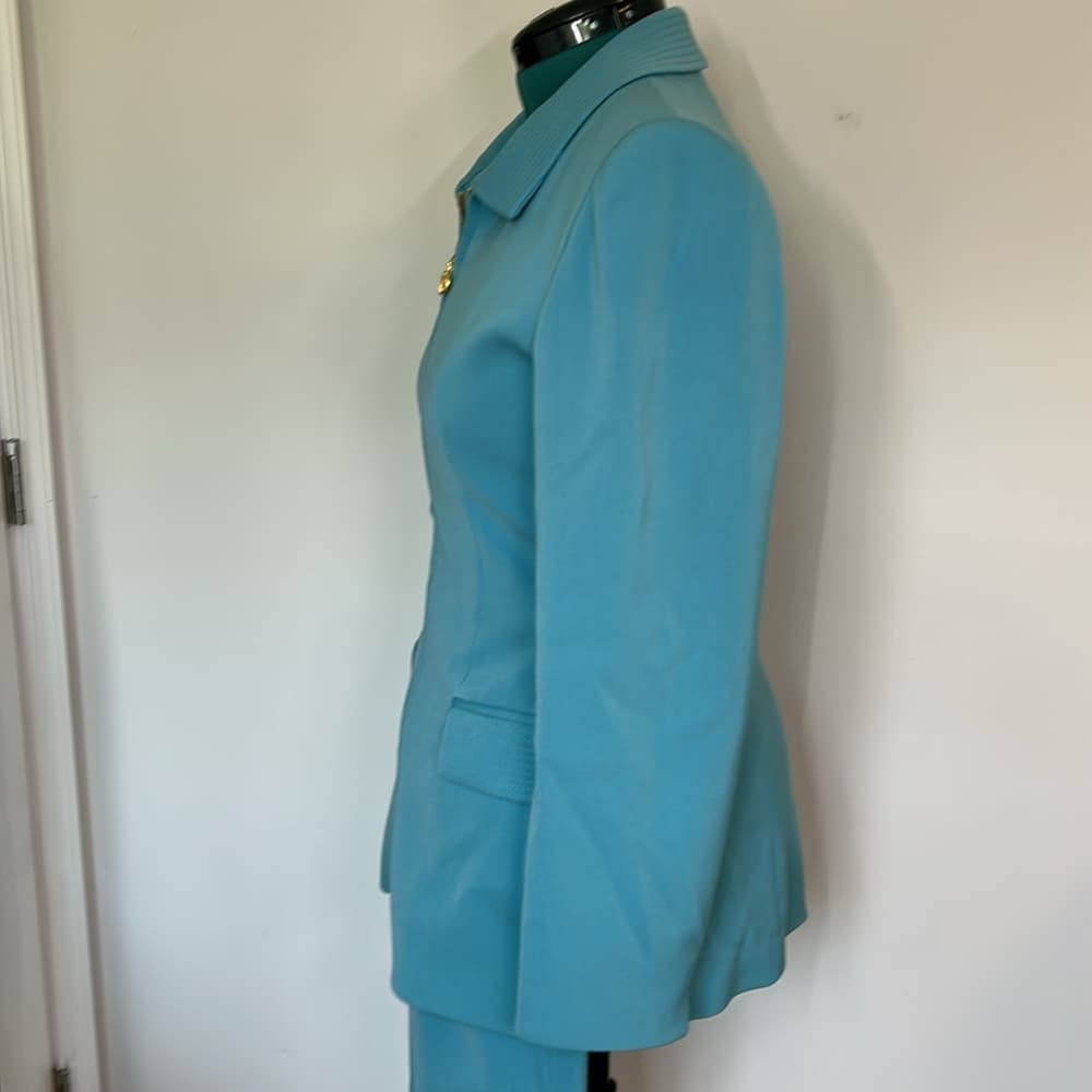 Louis Feraud Elegant Blue Skirt Suit Size 8 - Thumbnail 3