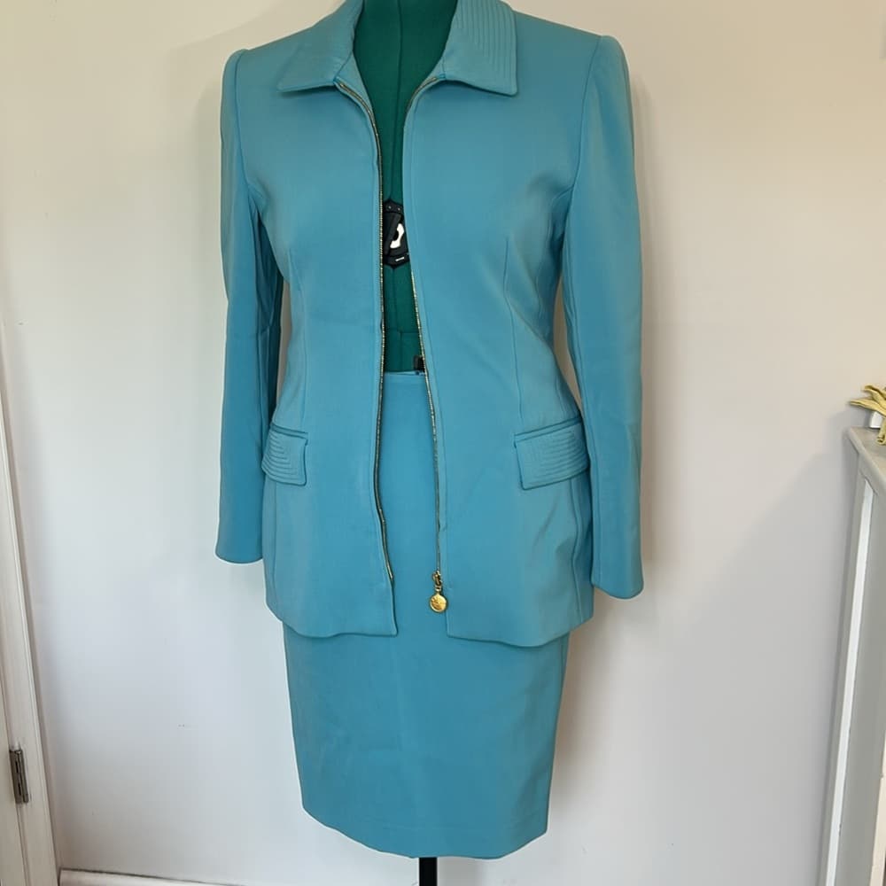 Louis Feraud Elegant Blue Skirt Suit Size 8 - Thumbnail 5