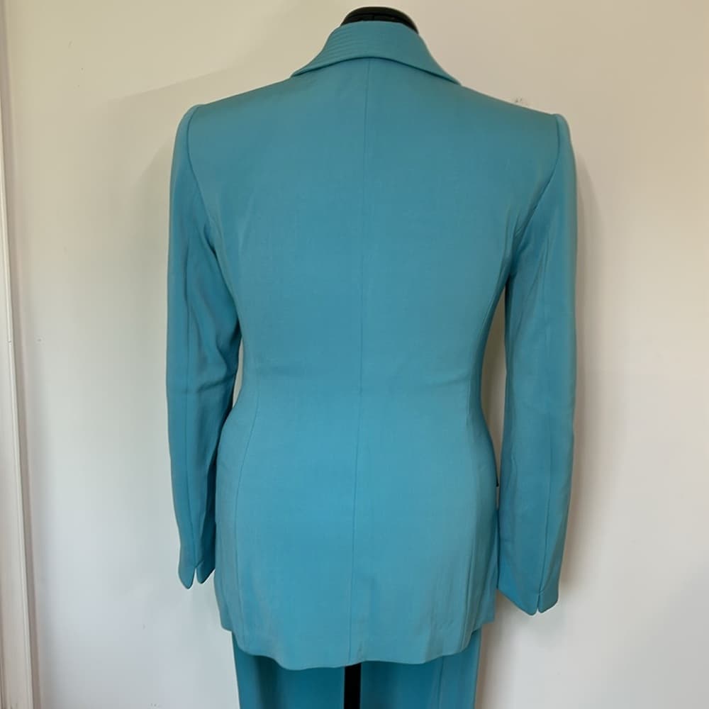 Louis Feraud Elegant Blue Skirt Suit Size 8 - Thumbnail 4