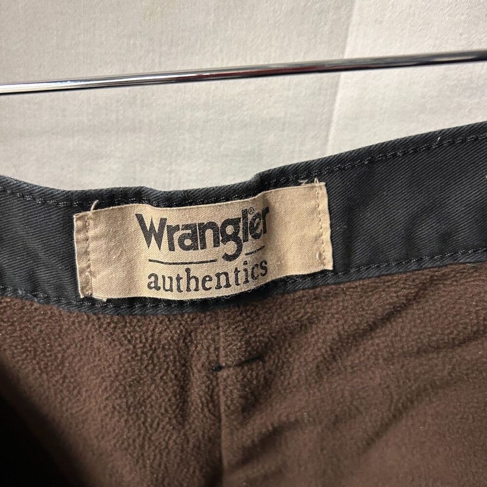Wrangler Authentics Distressed Black Fleece-Lined Cargo Pants 36x30 - Thumbnail 6