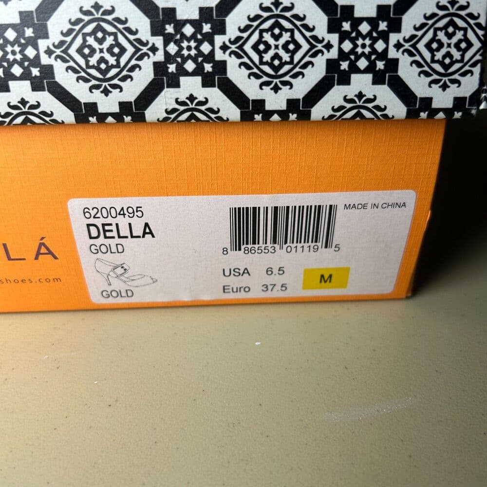 Isolá Della pump in gold size 6.5 - Thumbnail 8