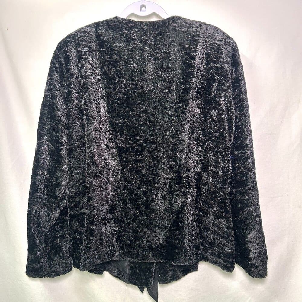 Earth Connected Woman black crushed velvet button-up belted blazer 22W - Thumbnail 4