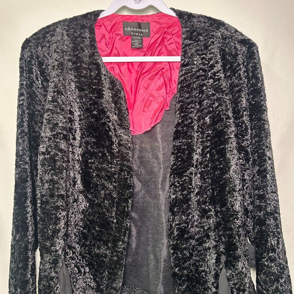 Earth Connected Woman black crushed velvet button-up belted blazer 22W - Thumbnail 3
