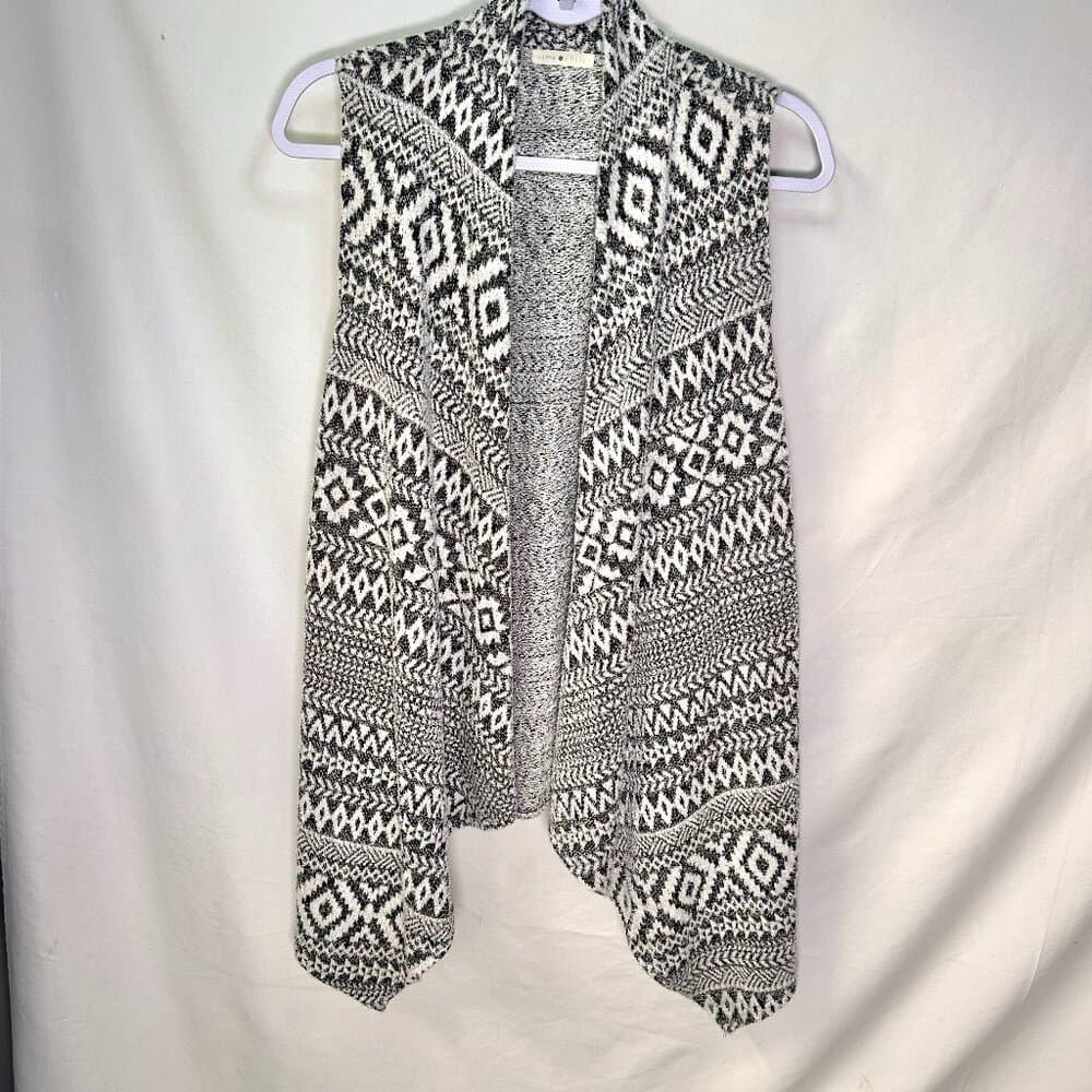 Lime & Chili Black & White Southwestern Pattern Rayon & Polyester Vest Large
