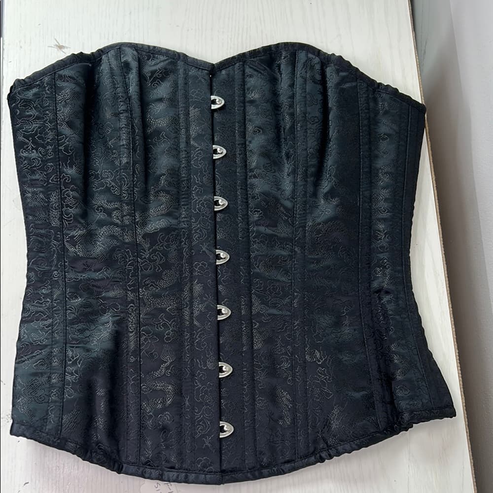 Delilah’s Elegant Black Corset Size 24 - Thumbnail 8