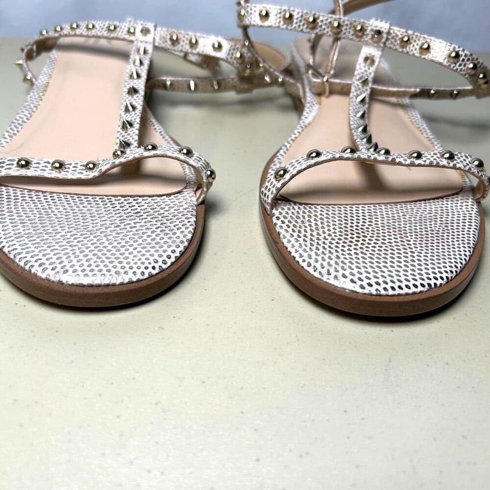 Jennifer Lopez strappy snakeskin sandals featuring studded straps size 9.5