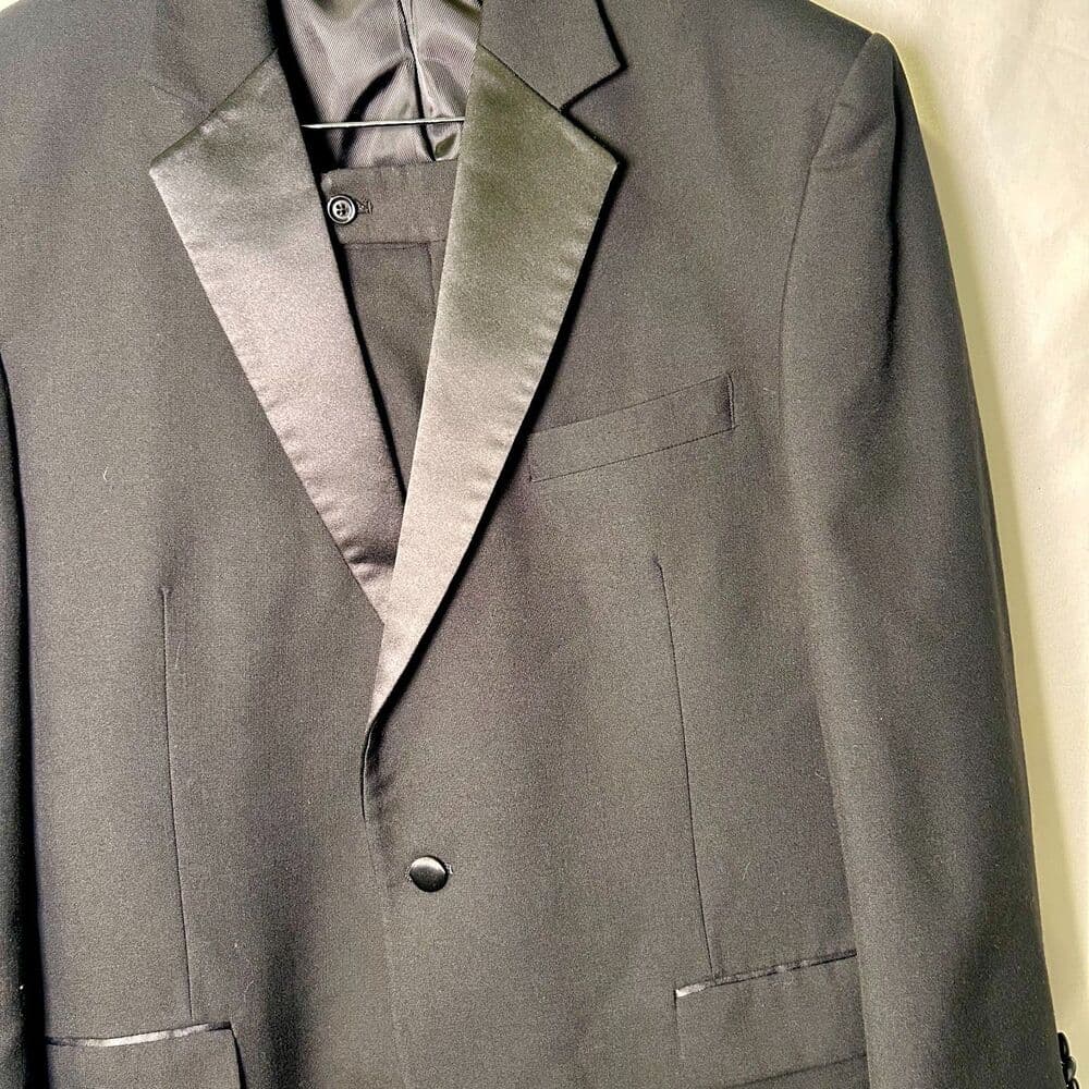 Jos. A. Bank Classic Black Tuxedo — Satin Peak Lapel 43/34 - Thumbnail 12