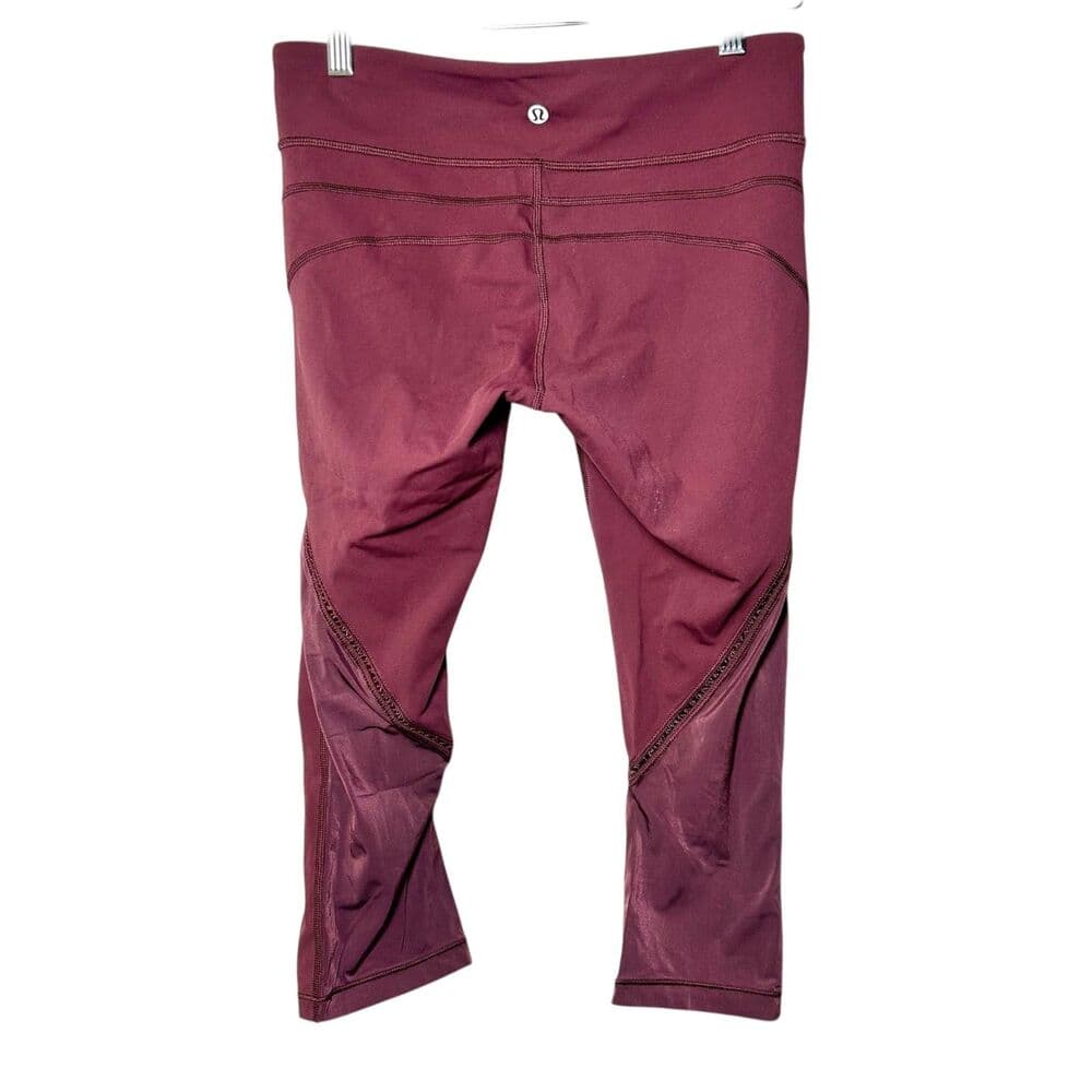 Lululemon Athleta Salutation Burgundy Capri Leggings size 6