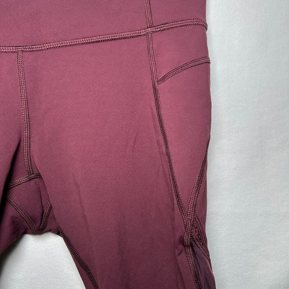 Lululemon Athleta Salutation Burgundy Capri Leggings size 6 - Thumbnail 2