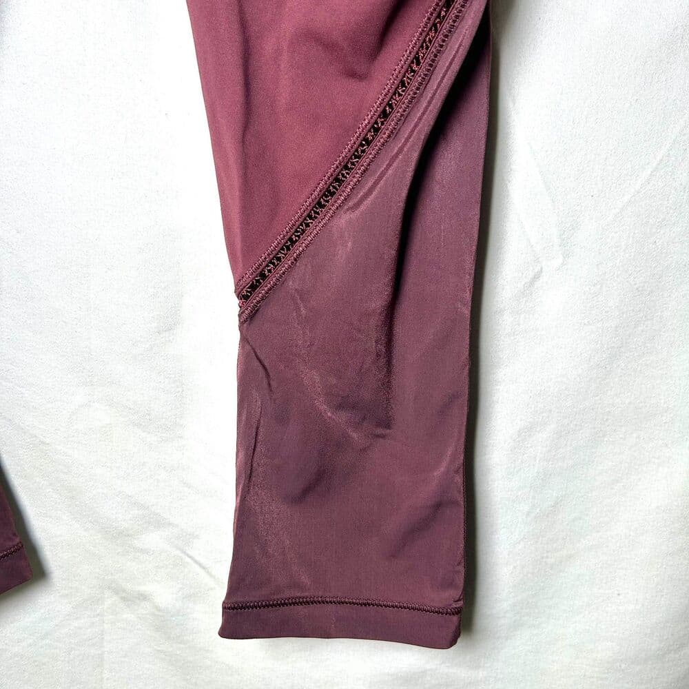 Lululemon Athleta Salutation Burgundy Capri Leggings size 6 - Thumbnail 3