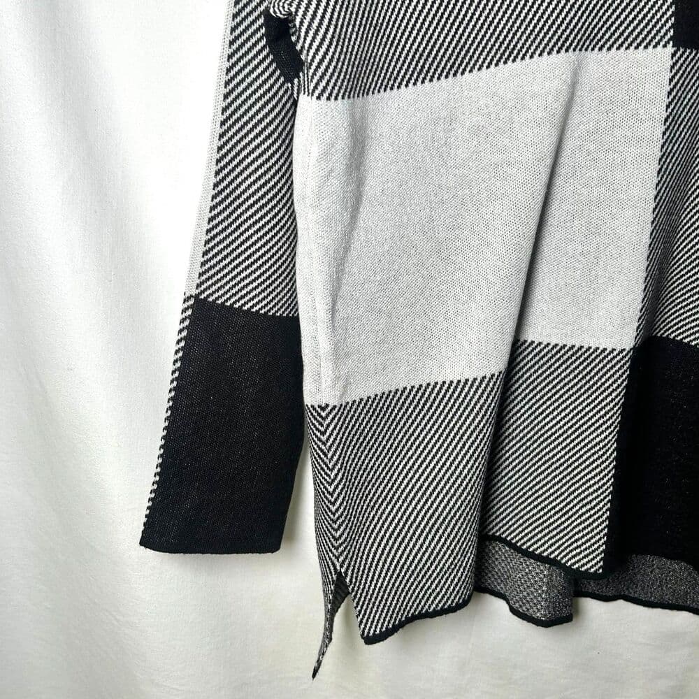 Calvin Klein black, white, and gray cowl neck pullover sweater Medium - Thumbnail 4