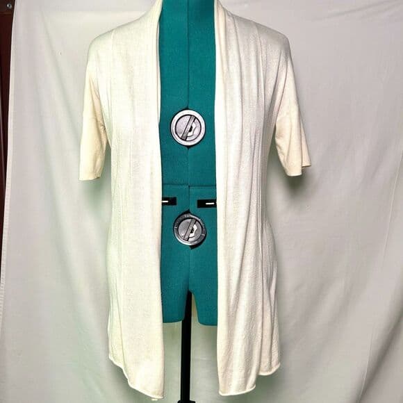 Old Navy cream open-front short sleeved cardigan Medium - Thumbnail 11