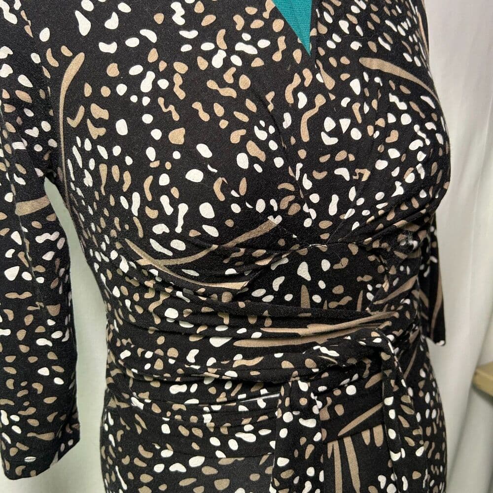 Banana Republic Issa Collection Animal Print Wrap Top Medium - Thumbnail 2