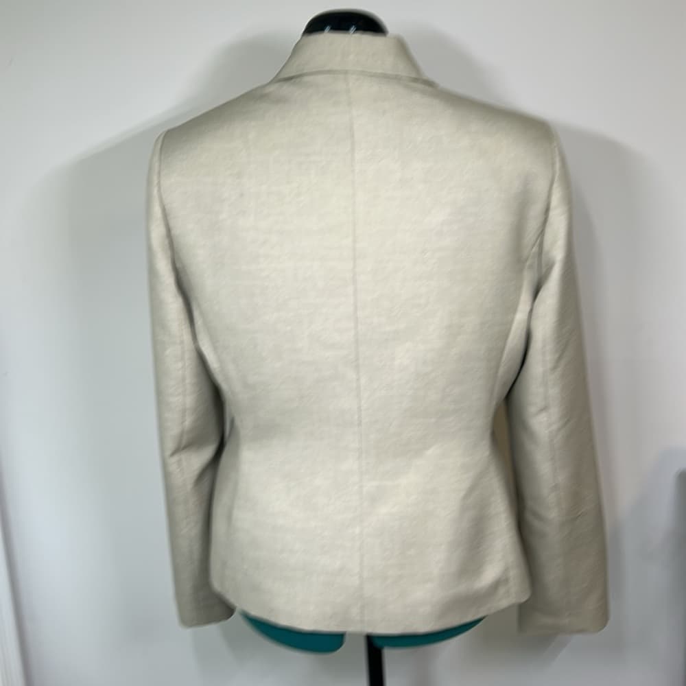 Jones Studio Elegant Cream Women's Blazer Size 12 - Thumbnail 3
