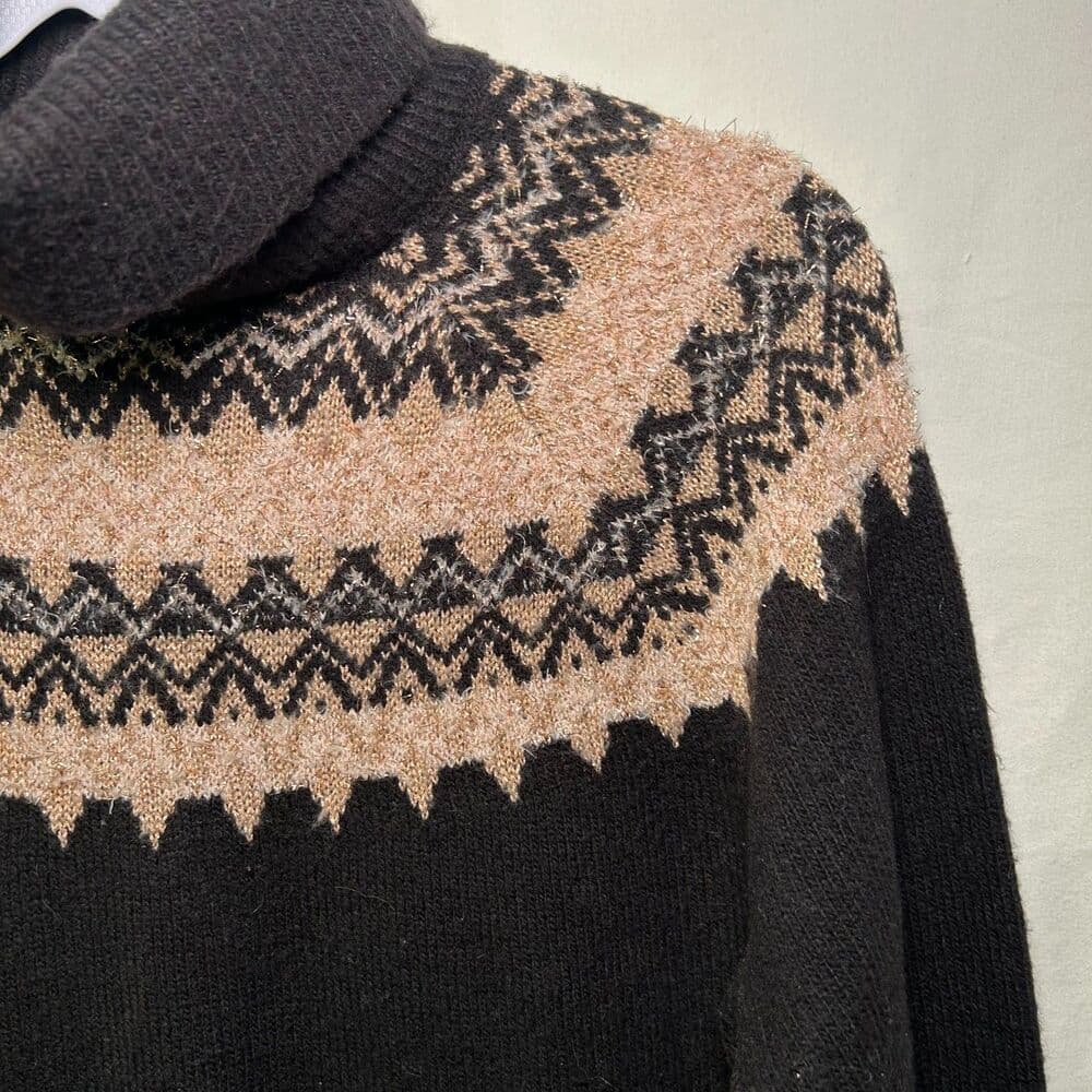Ann Taylor Fair Isle turtleneck sweater black and metallic gold Medium - Thumbnail 2