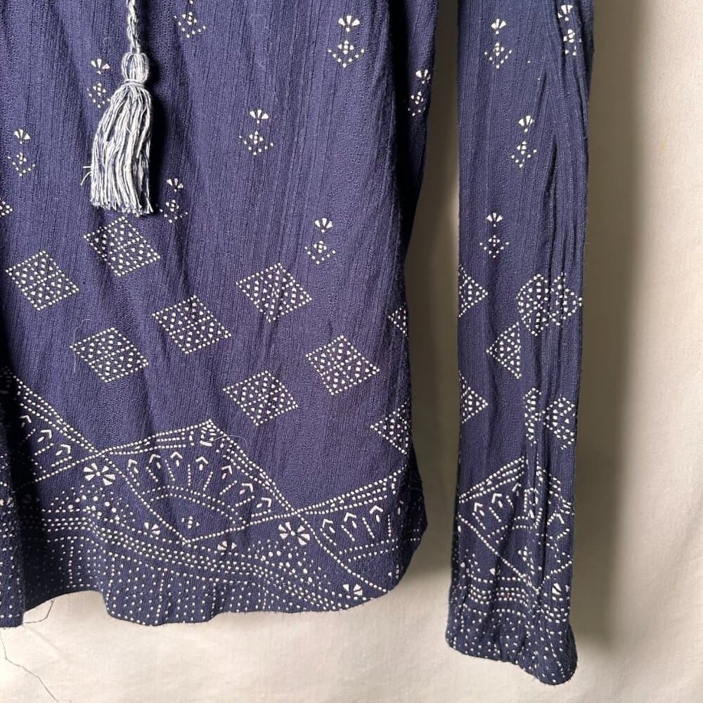 Lucky Brand navy blue peasant blouse with a diamond print and tassel ties Size L - Thumbnail 2