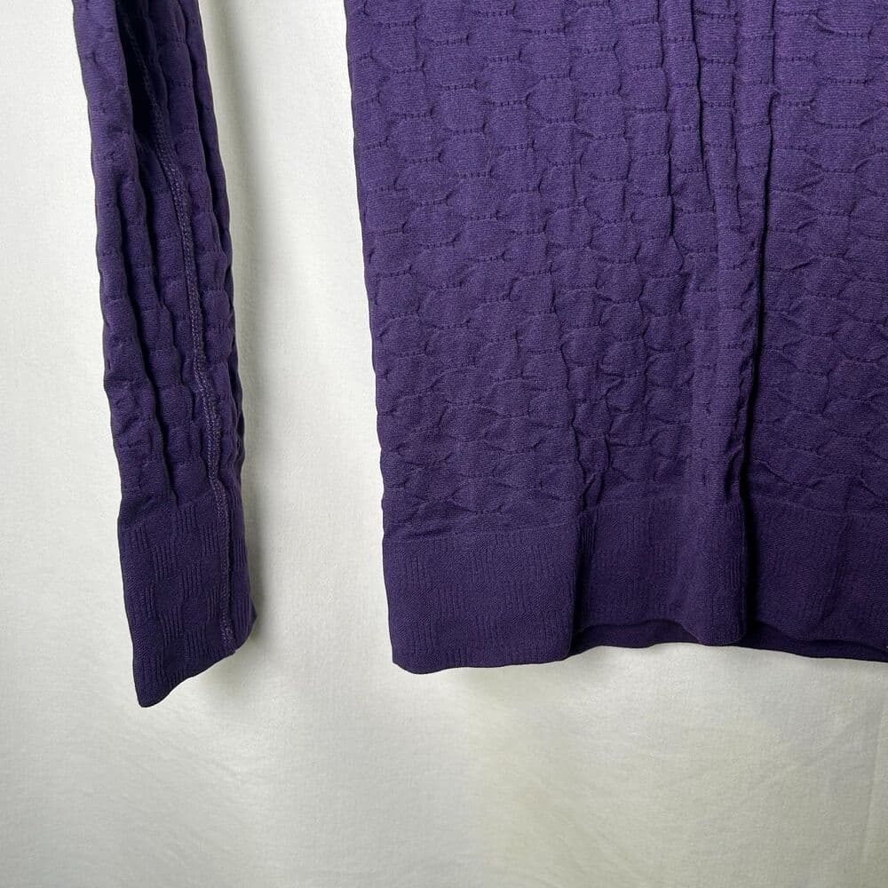 Athleta Epitomize Top textured long-sleeve shirt Small - Thumbnail 3