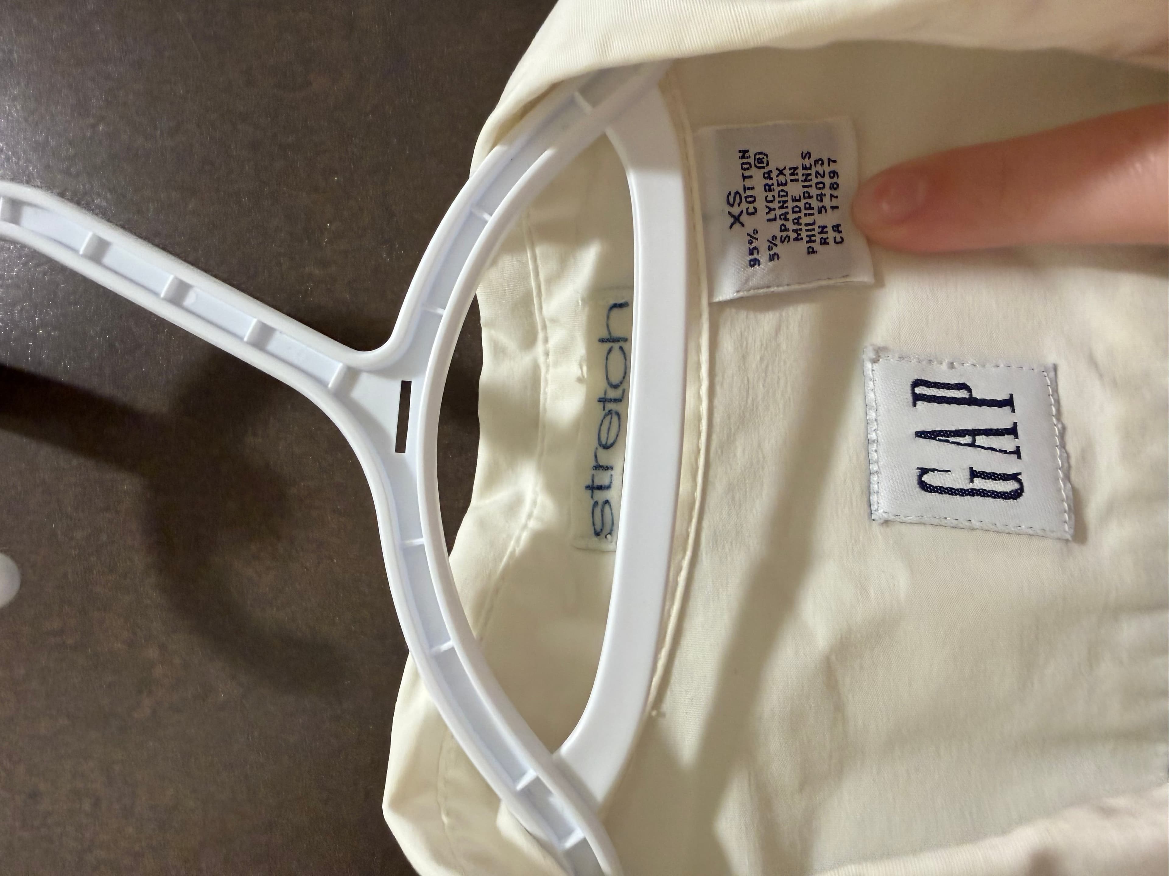 GAP Ivory Button Down Shirt Size XS - Thumbnail 3