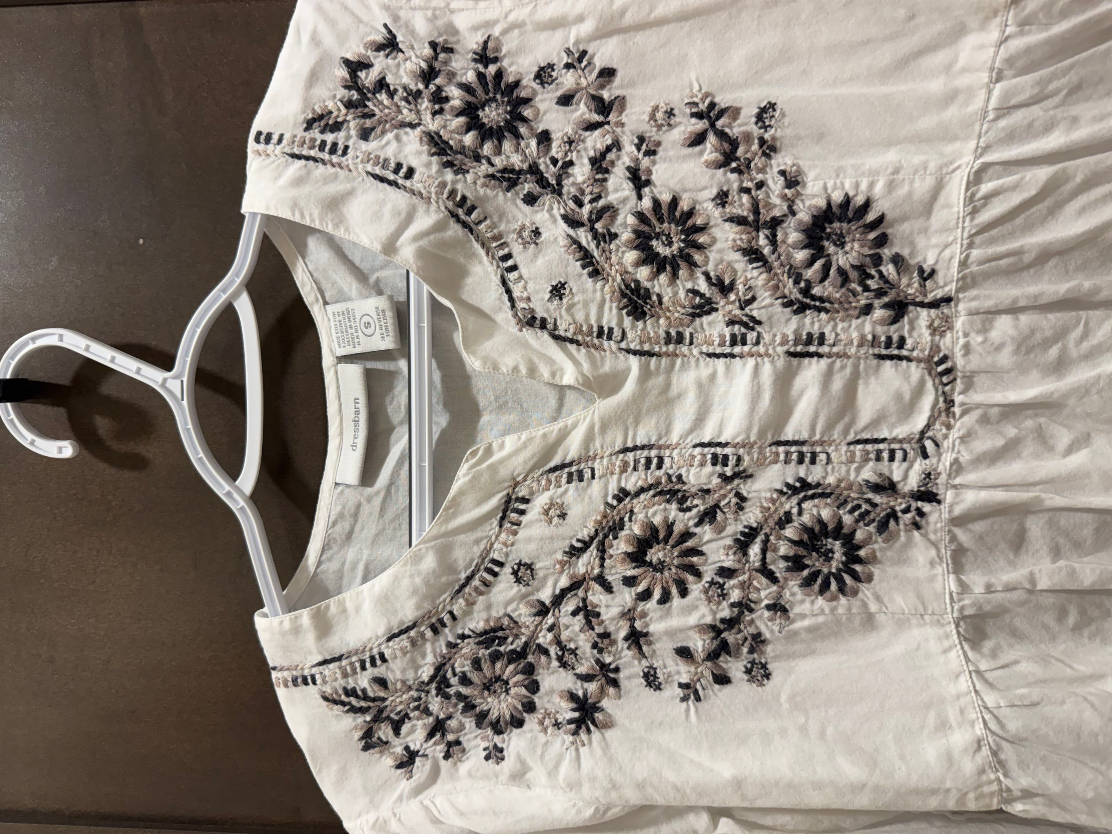 Dress Barn White Embroidered Blouse Size S - Thumbnail 4