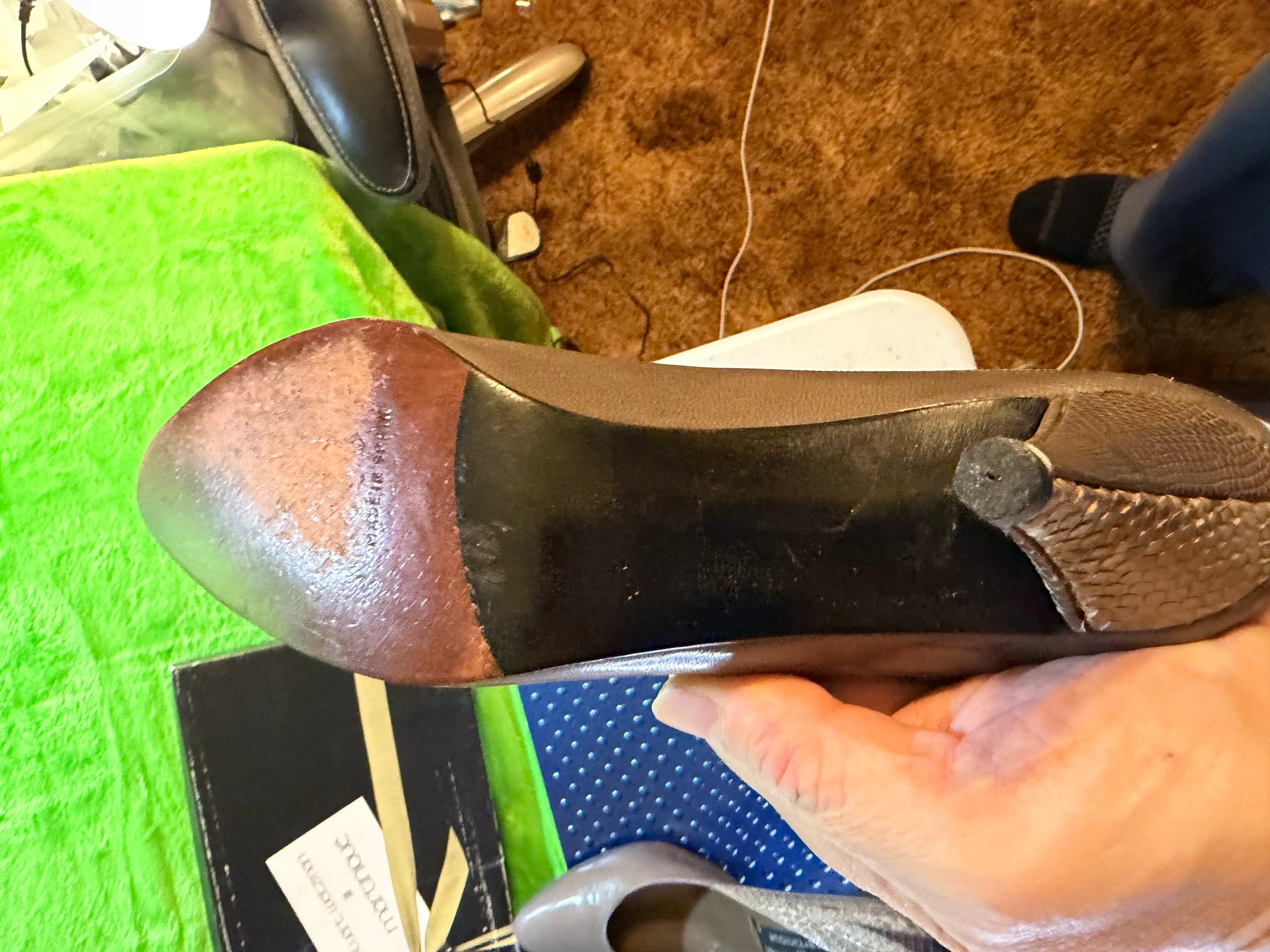 Stuart Weitzman for Martinique Taupe Leather Snakeskin Kitten Heel Pumps w/ Box - Thumbnail 8