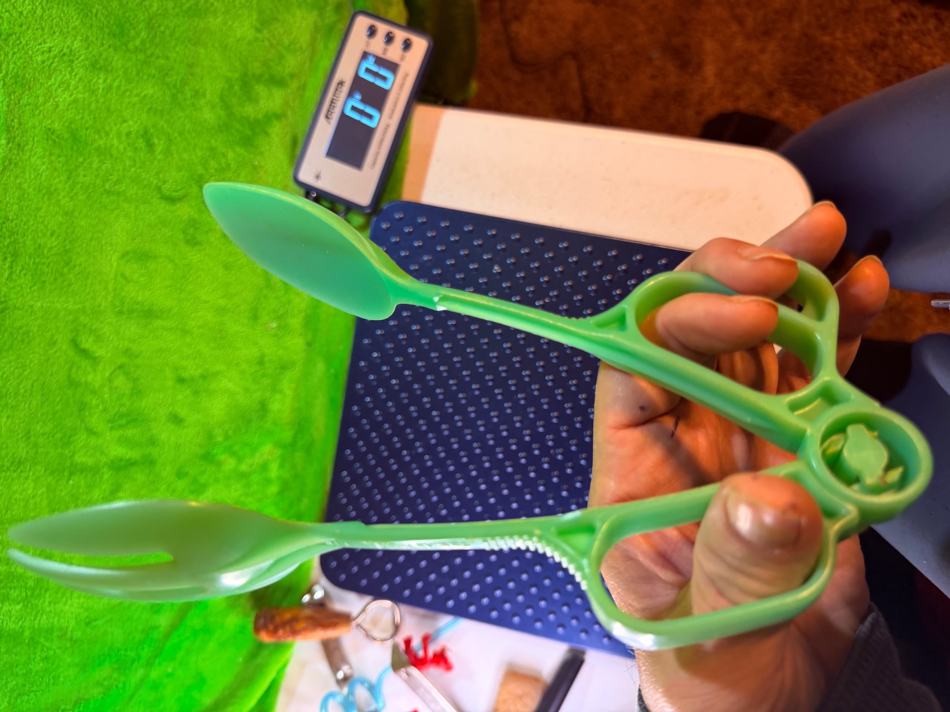 Vintage Tupperware Jadeite Green Scissor Salad Tongs #113 Fork #114 Spoon 1950s - Thumbnail 3