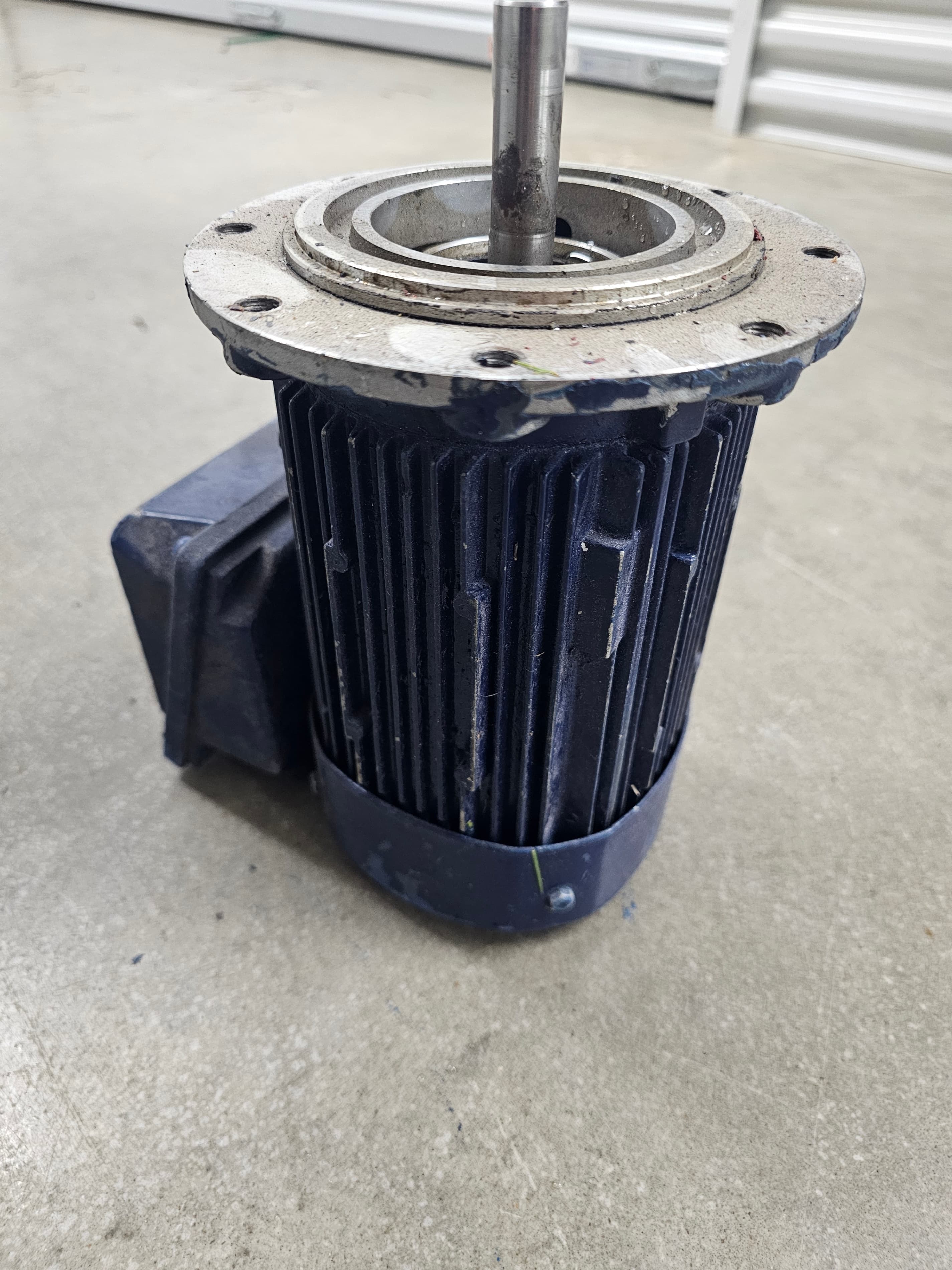 ELECTRIC MOTOR unknown specific kind - Thumbnail 2