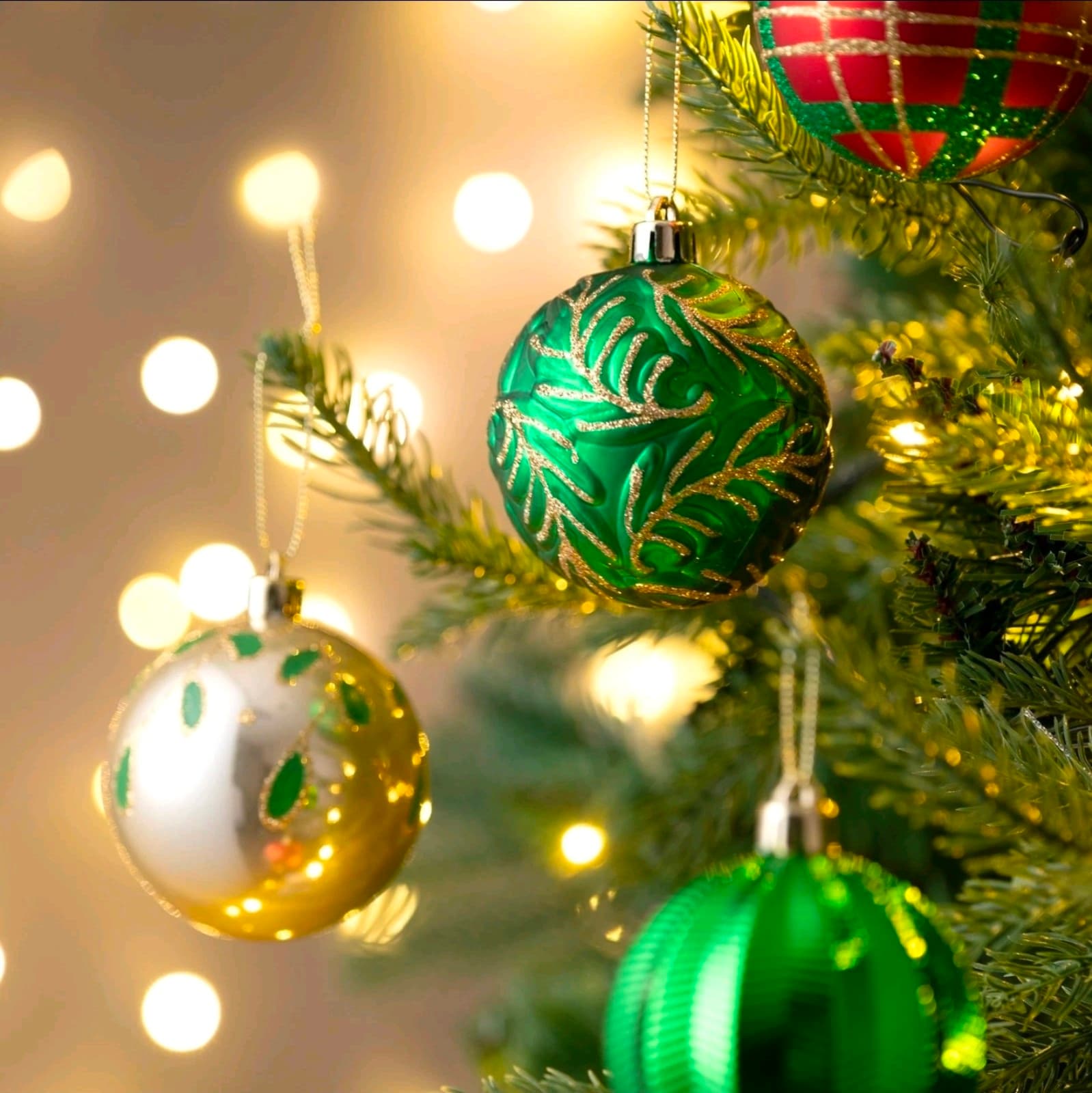 Valery Madelyn Christmas Ornaments Set, 35ct Red Green and Gold Shatterproof - Thumbnail 7