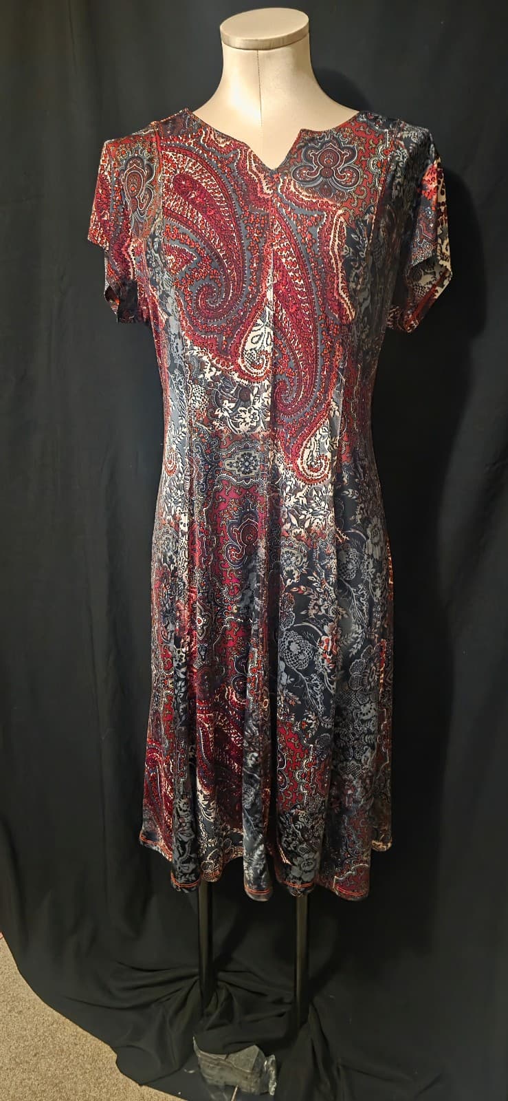 Midi Dress size medium by Southern Lady - Thumbnail 2