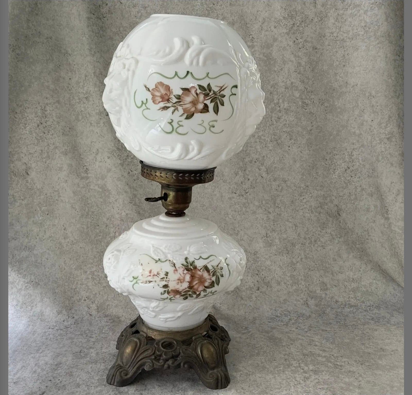 White Hurricane Gone with the Wind Lamp, Embossed Lion Heads - Thumbnail 6