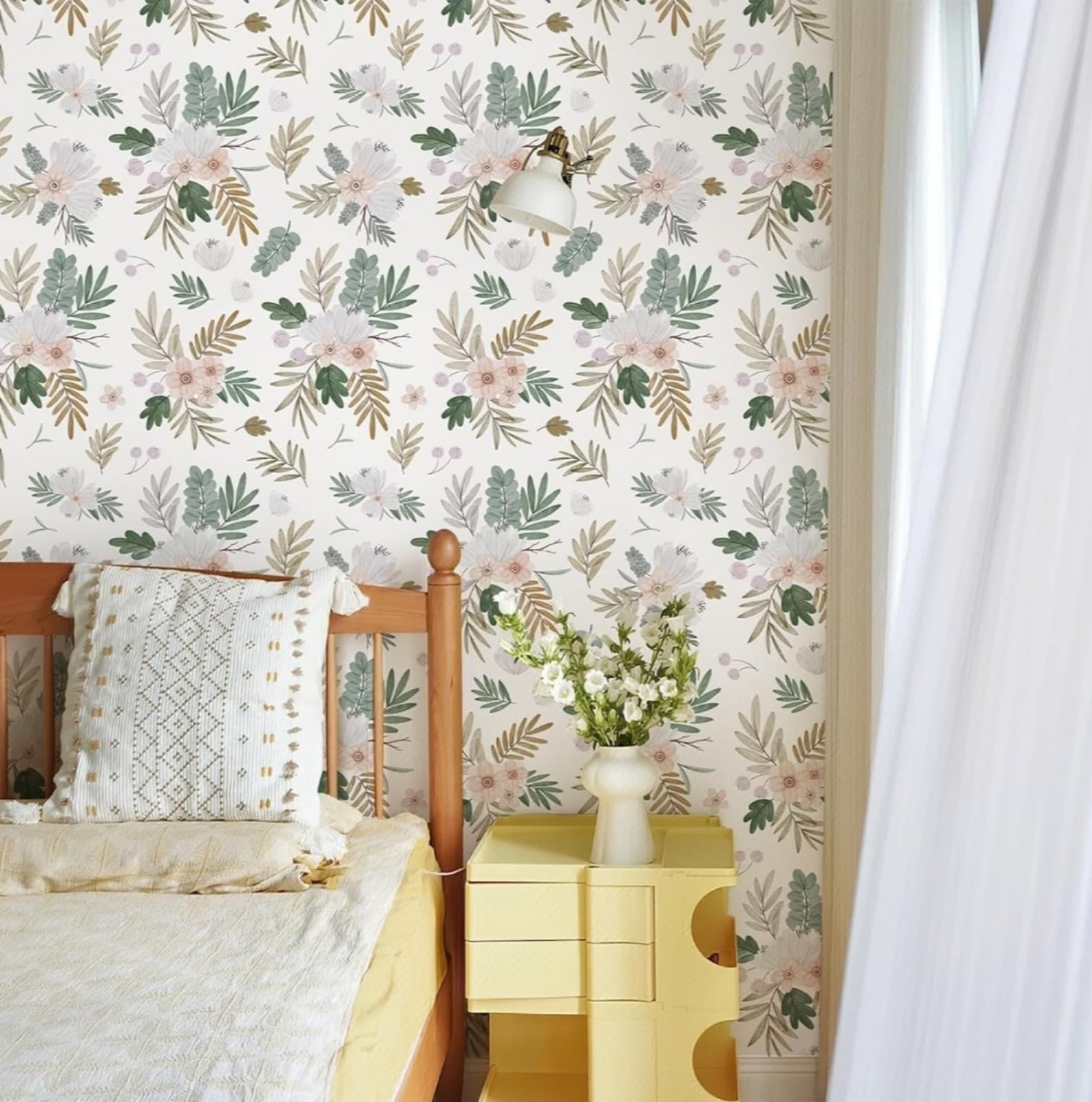 Green Floral Wallpaper by Hue Burst 3 Rolls - Thumbnail 3