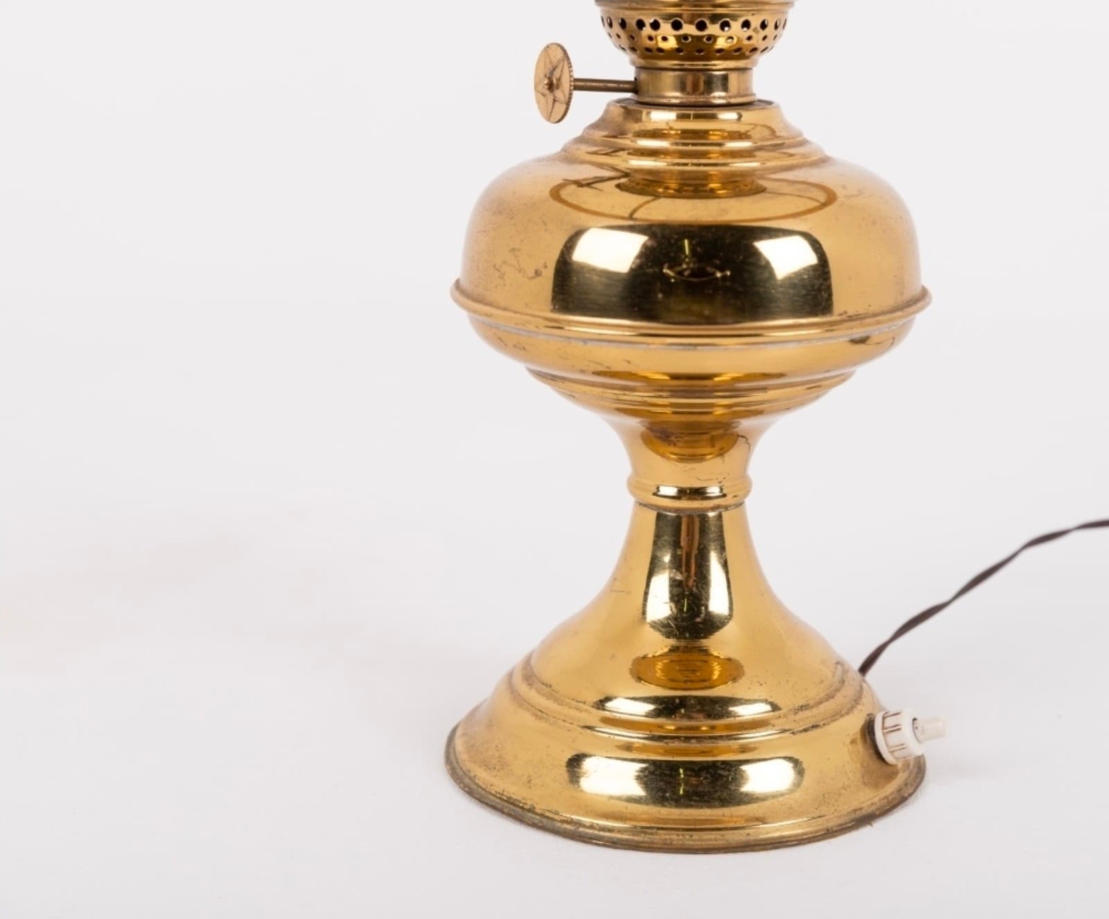 Old brass base oil lamp table lamp with opal glass shade from 1960’s, Italy. - Thumbnail 4