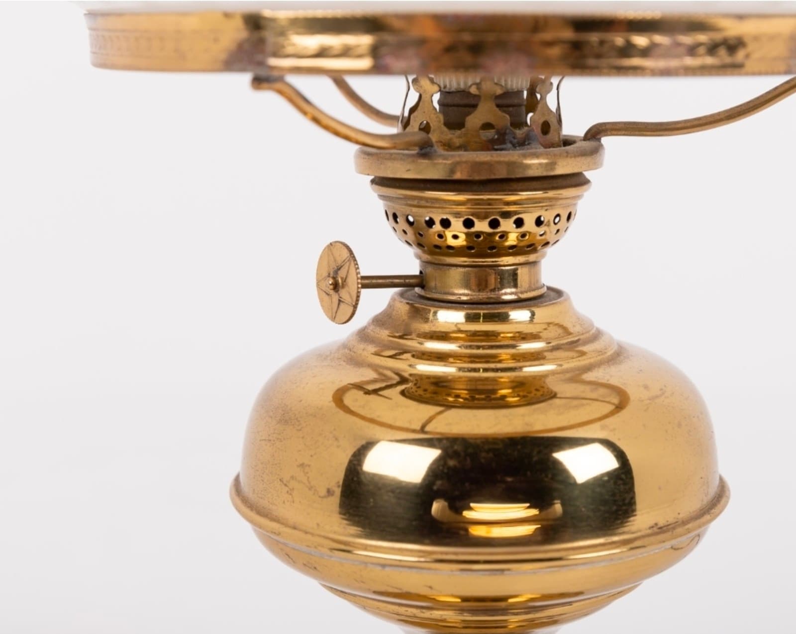 Old brass base oil lamp table lamp with opal glass shade from 1960’s, Italy. - Thumbnail 3