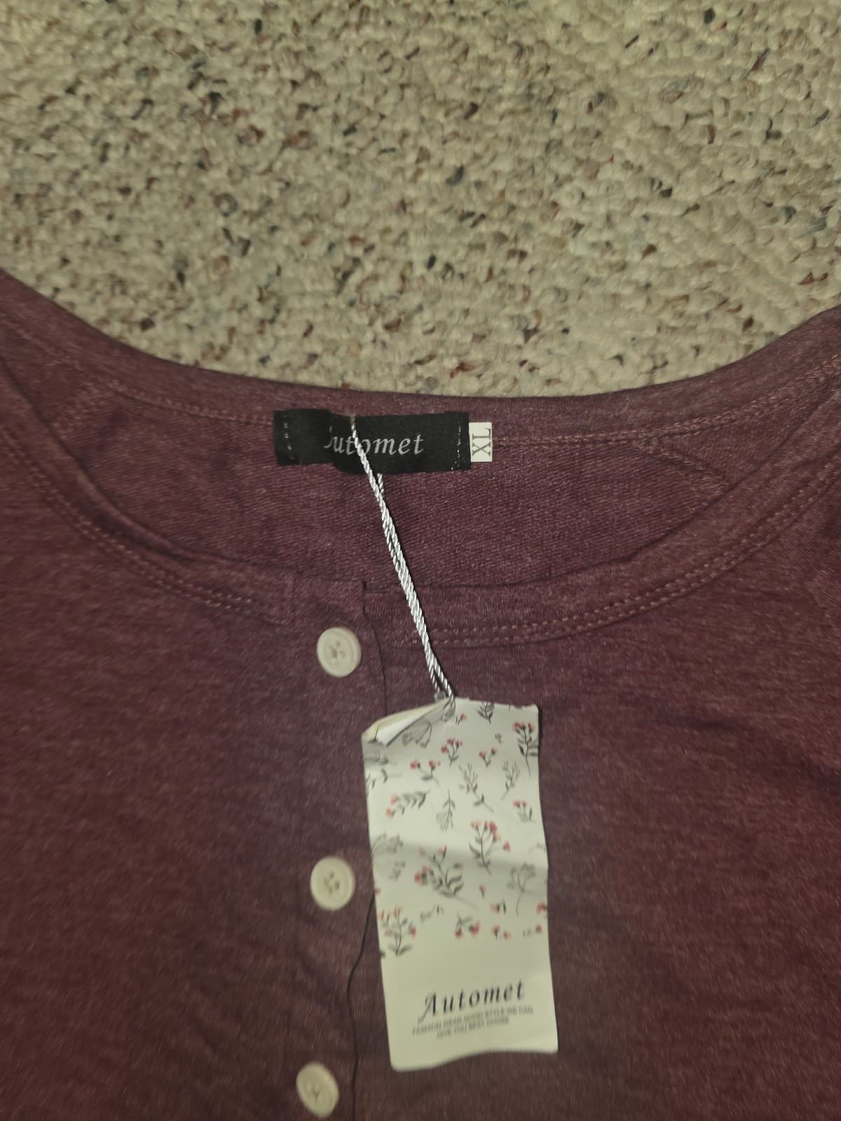 Women's burgundy shirt sz xl - Thumbnail 2