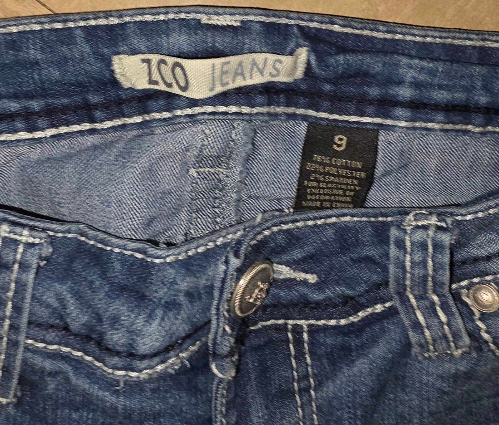 Women's Flare Leg ZCO Jeans sz 9 - Thumbnail 2