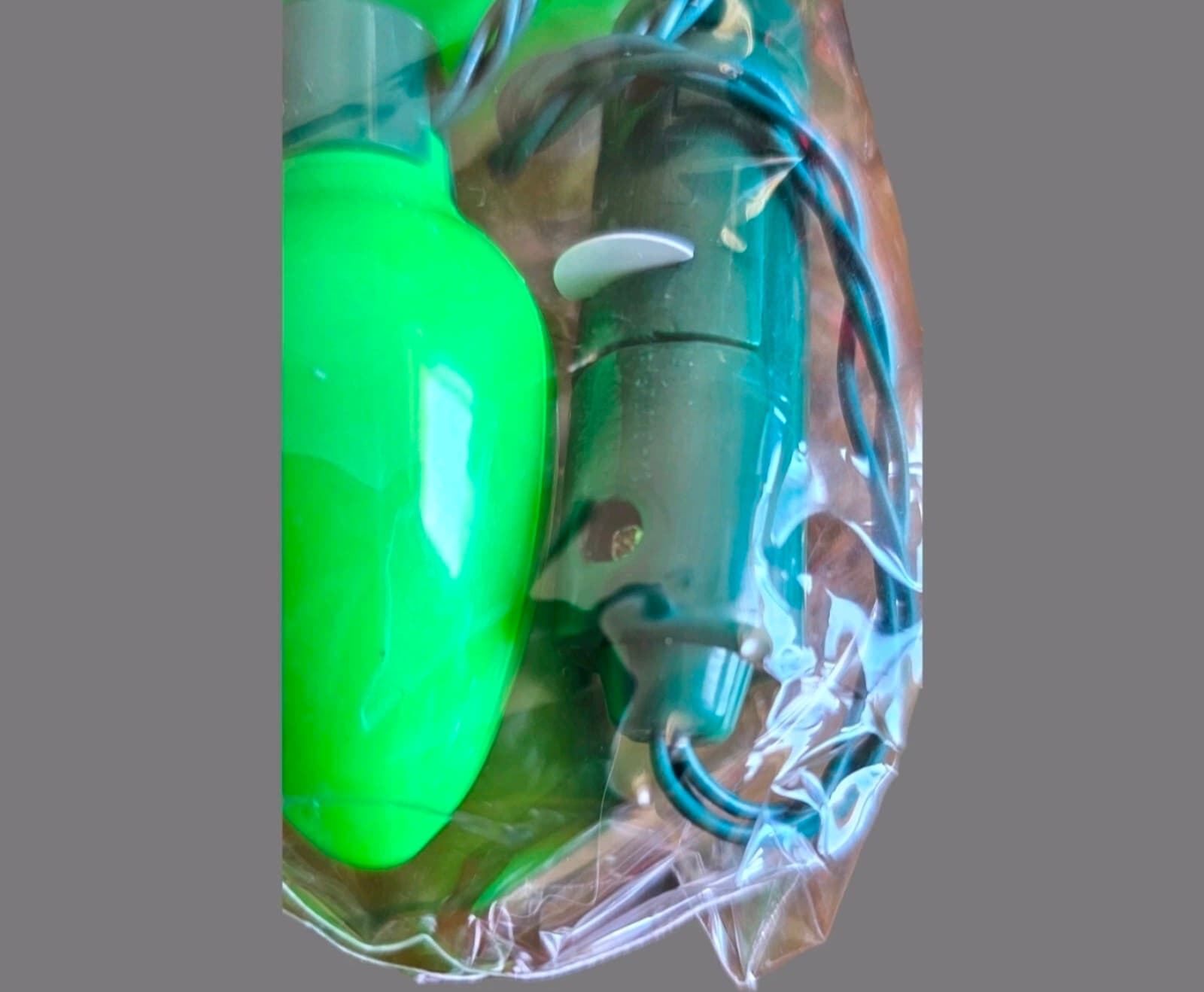 Christmas Holiday Large LED Light Bulb Flashing 7 Bulbs Necklace - Thumbnail 3