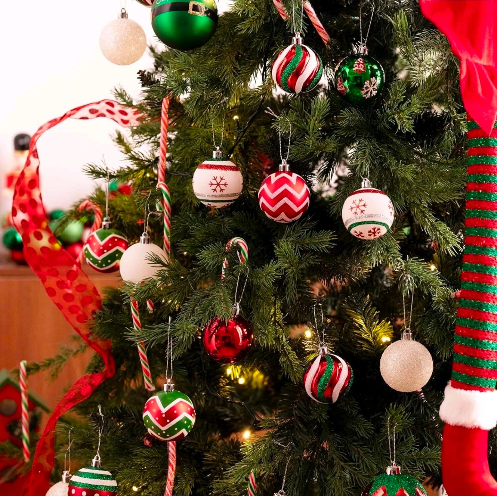 Valery Madelyn Christmas Ornaments Tree Decorations, 30ct Red green white - Thumbnail 6