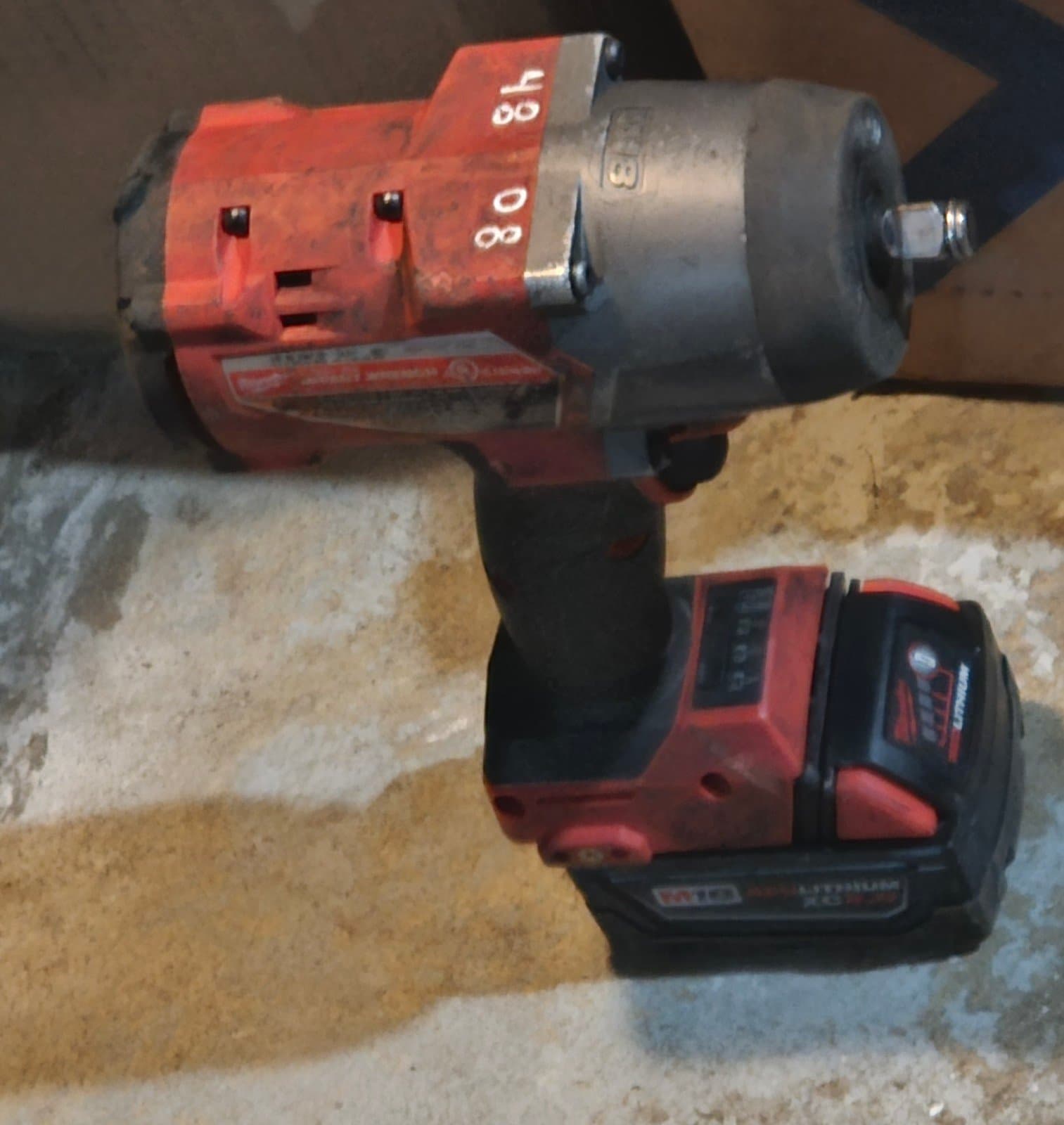 Milwaukee 2767-20 M18 FUEL High Torque 1/2" Impact Wrench with 3 Ah Battery - Thumbnail 2