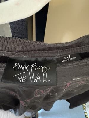 Pink Floyd The Wall Women’s Graphic T-Shirt Black Crew Neck Sz S Music - Thumbnail 2